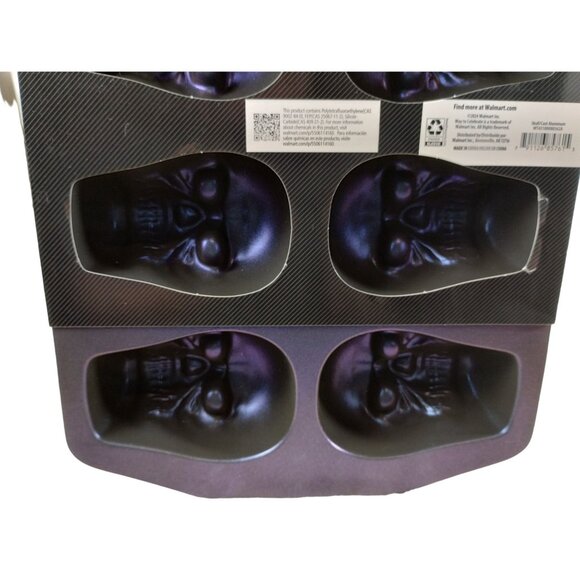 Celebrate Nonstick Halloween Skull Cakelet Pan - Picture 6 of 6